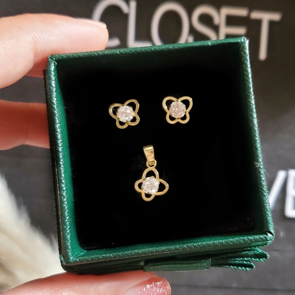 18K Real Saudi Gold Butterfly Earring and Pendant - Picture 1 of 2
